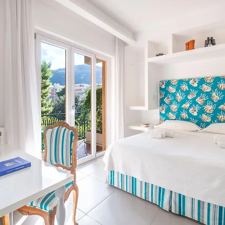 Casa Evelina 4* Сорренто